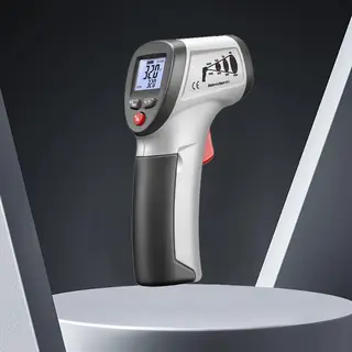 Electronic clinical thermometer with digital display