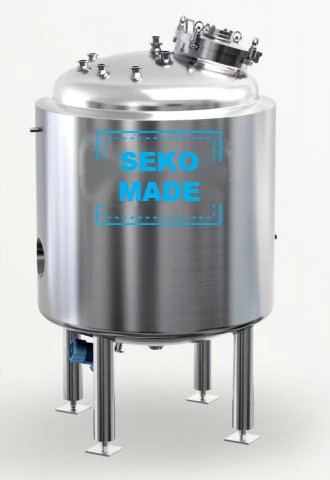 Stainless steel injection water preparation vessel with agitator and jacket