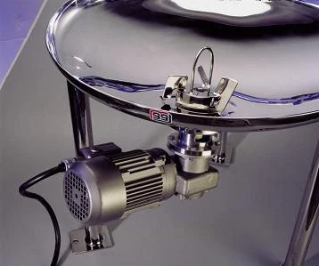 Group of stainless steel bottom magnetic mixer heads with drive units