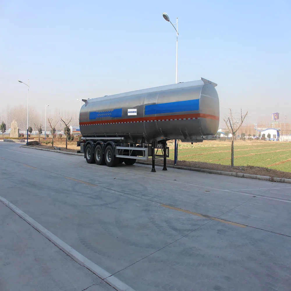 SINOHENG aluminium alloy fuel tank oil tanker semi-trailer view 2