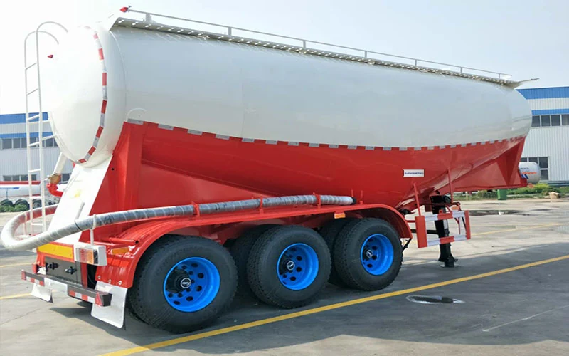 SINOHENG three axle 35 square metre cement powder tank truck semi-trailer view 3