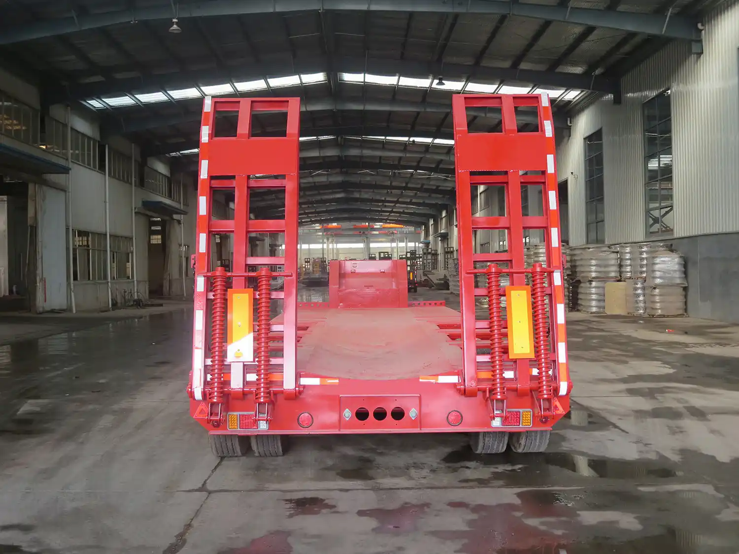 SINOHENG LHL9370TDP customizable low bed semi-trailer on site view 2