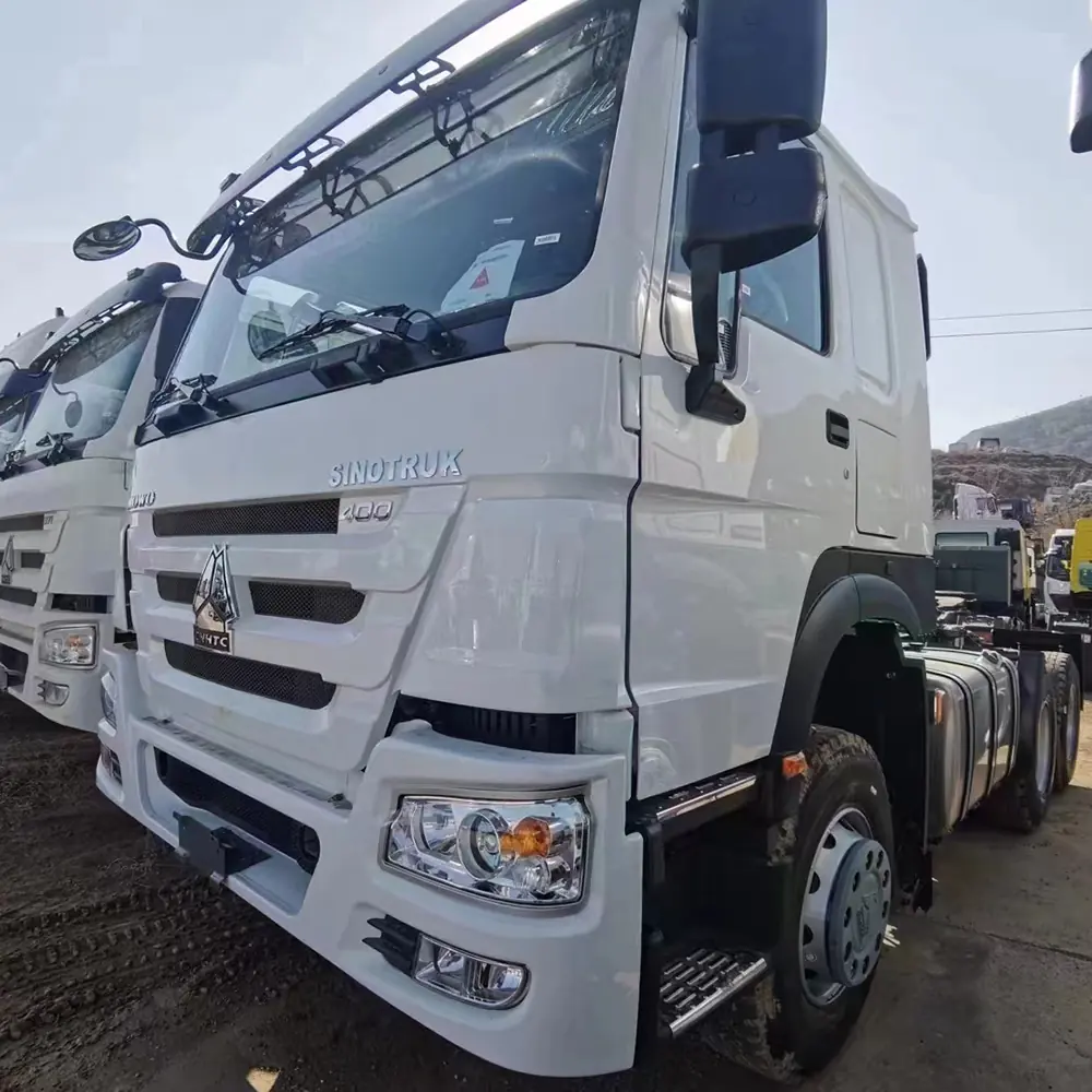 Sinotruk HOWO 6x4 tractor truck head for flatbed semi-trailer view 2