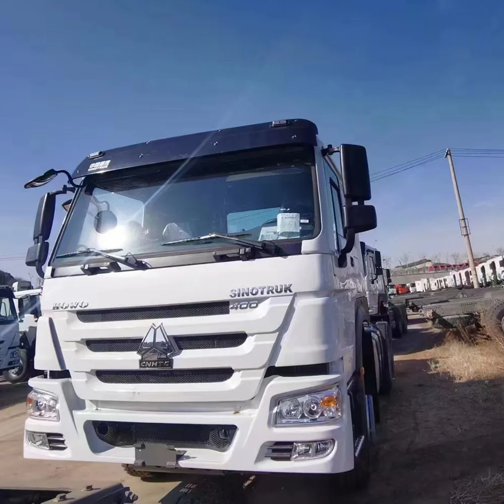 Sinotruk HOWO 6x4 tractor truck head for flatbed semi-trailer