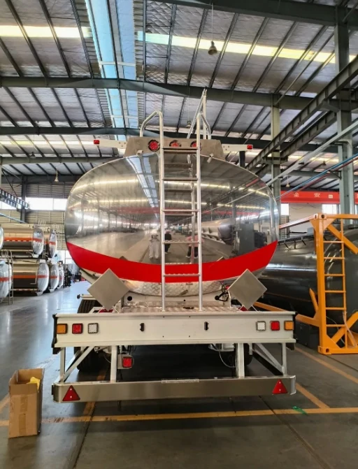 SINOHENG mirror face fuel tanker semi-trailer with polished tank and multiple discharge valves view 3