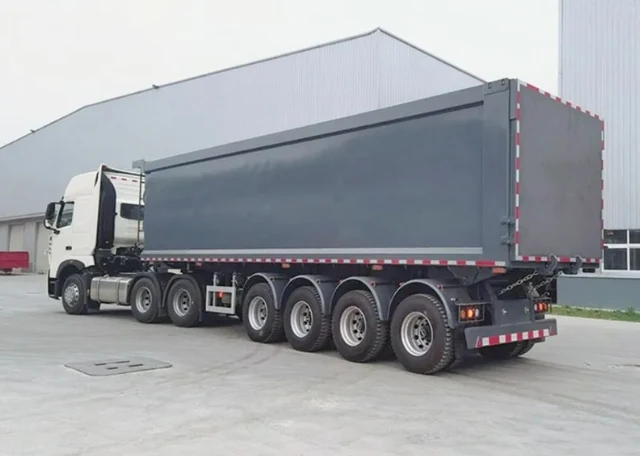 SINOHENG four-axle rear tipper dump semi-trailer with rectangular high-strength steel body view 3