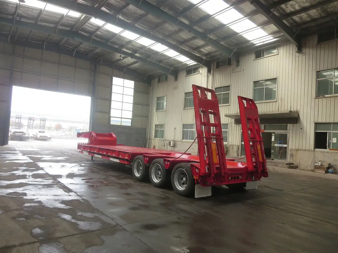 SINOHENG LHL9371TDP low flatbed semi-trailer with spring assisted ladders view 5