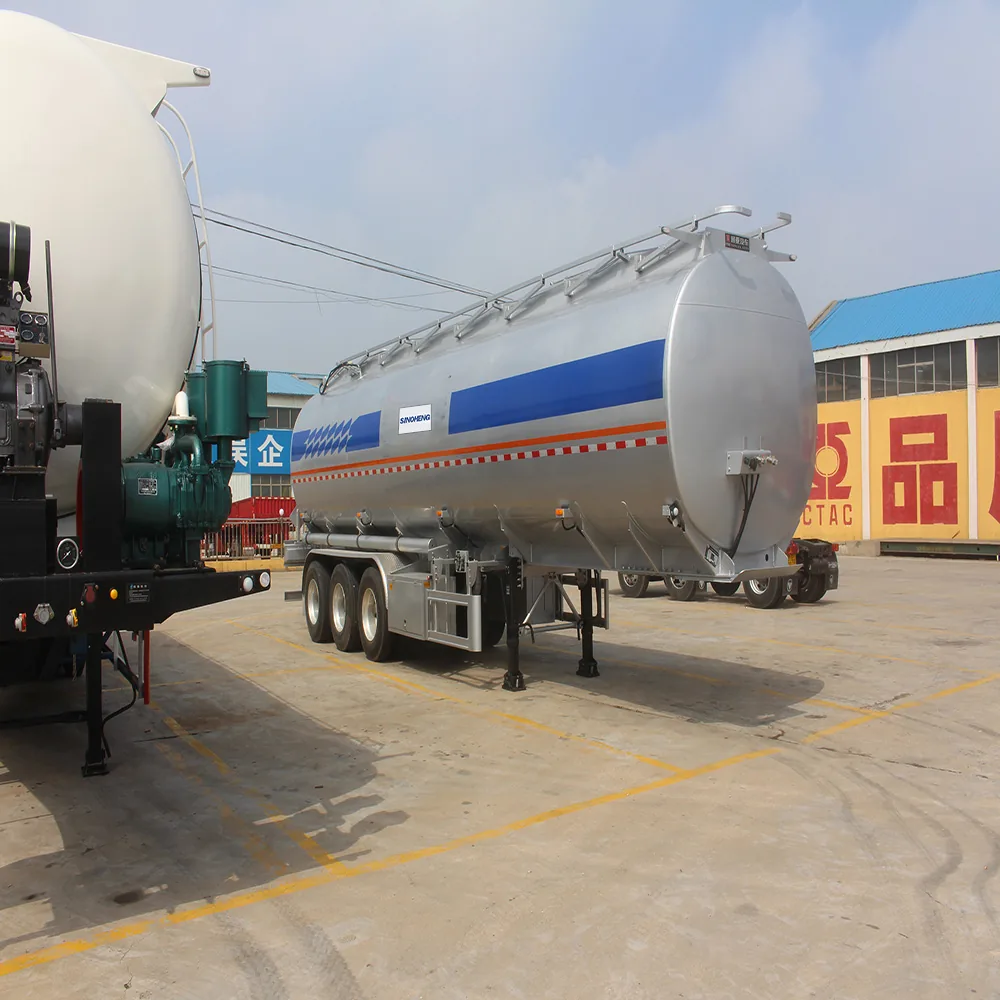 SINOHENG aluminium alloy fuel tank oil tanker semi-trailer view 3
