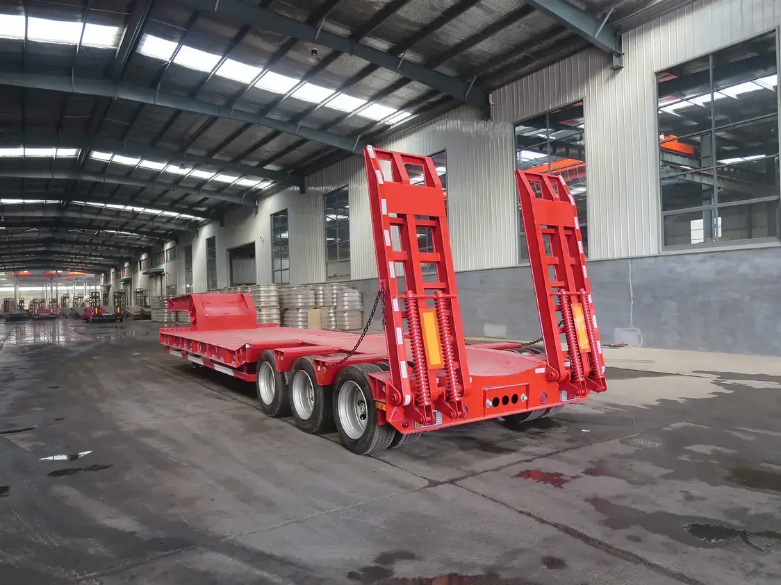 SINOHENG LHL9370TDP customizable low bed semi-trailer on site view 6