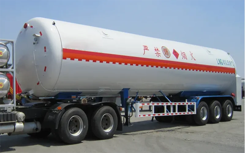 SINOHENG tri axle large capacity LNG tank semi-trailer view 4