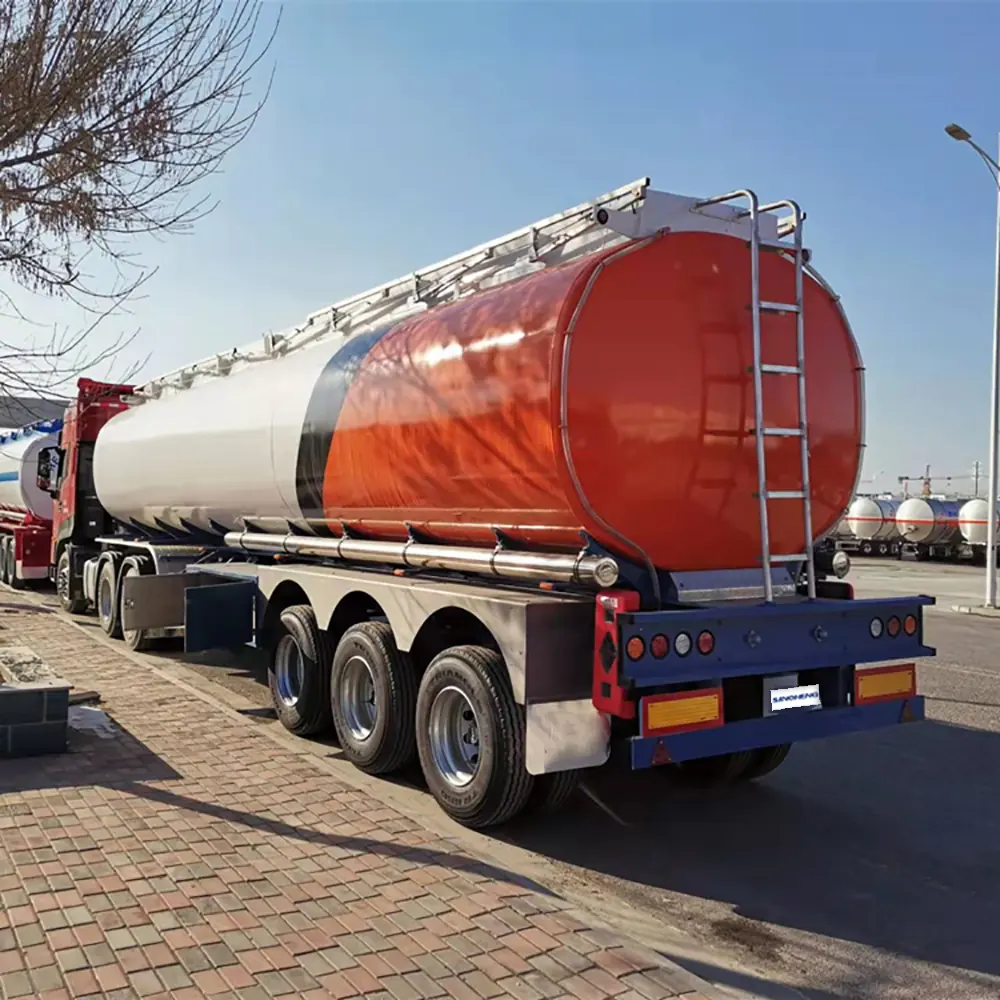 SINOHENG three-axle aluminium alloy diesel oil tank semi-trailer view 2