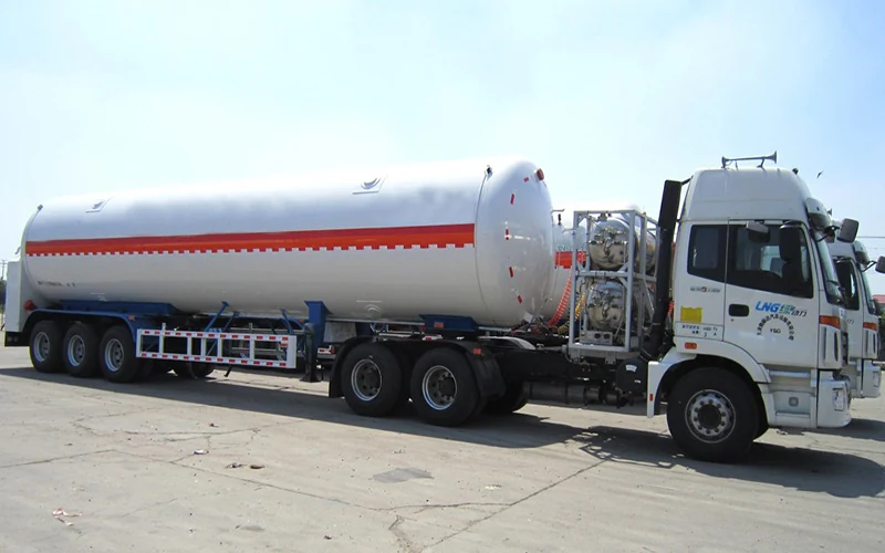 SINOHENG LNG cryogenic liquid storage tank semi-trailer with aluminium alloy tank view 2