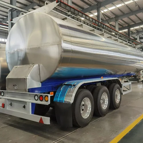 SINOHENG aluminium alloy oil tanker semi-trailer with square gooseneck tank and side walkway