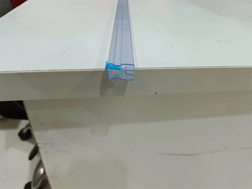 Anti-static IC tubes with rubber end plugs fitted at both ends