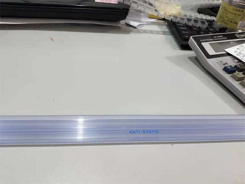 Transparent anti-static SOP and SSOP tubes filled with integrated circuits