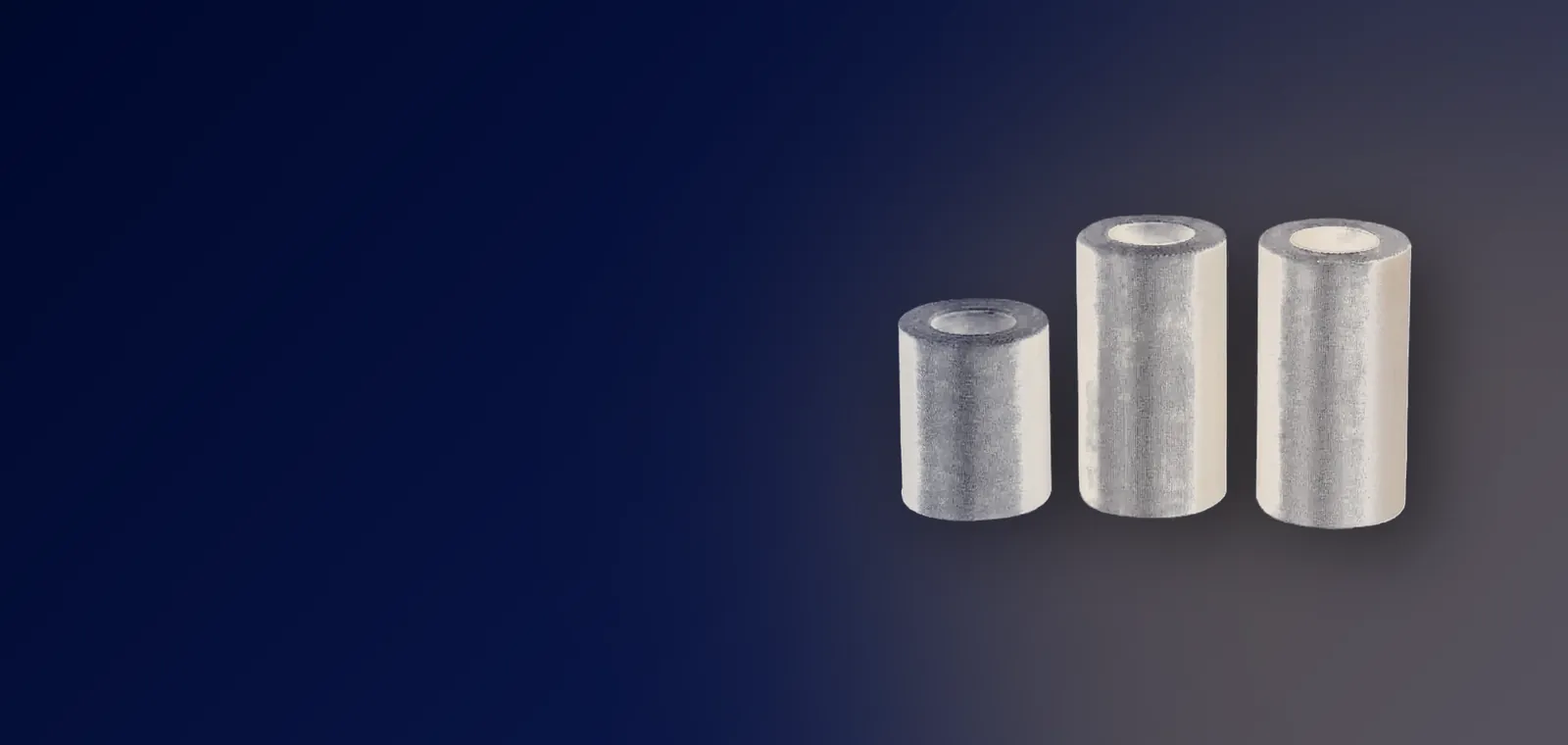 Silk surgical tape roll with sawtooth tearing edge
