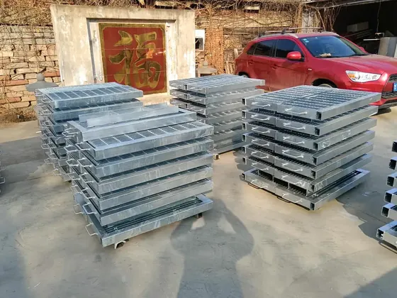 Concrete Cover Grating 100x5 Vehicle Duty Panel produced by ShengJingYe