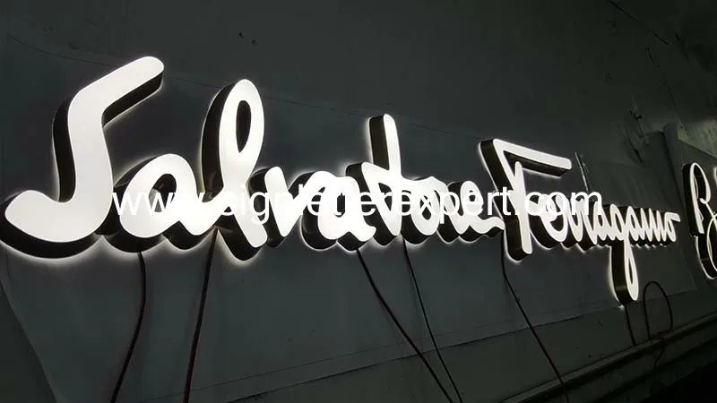Low profile LED illuminated letter signs