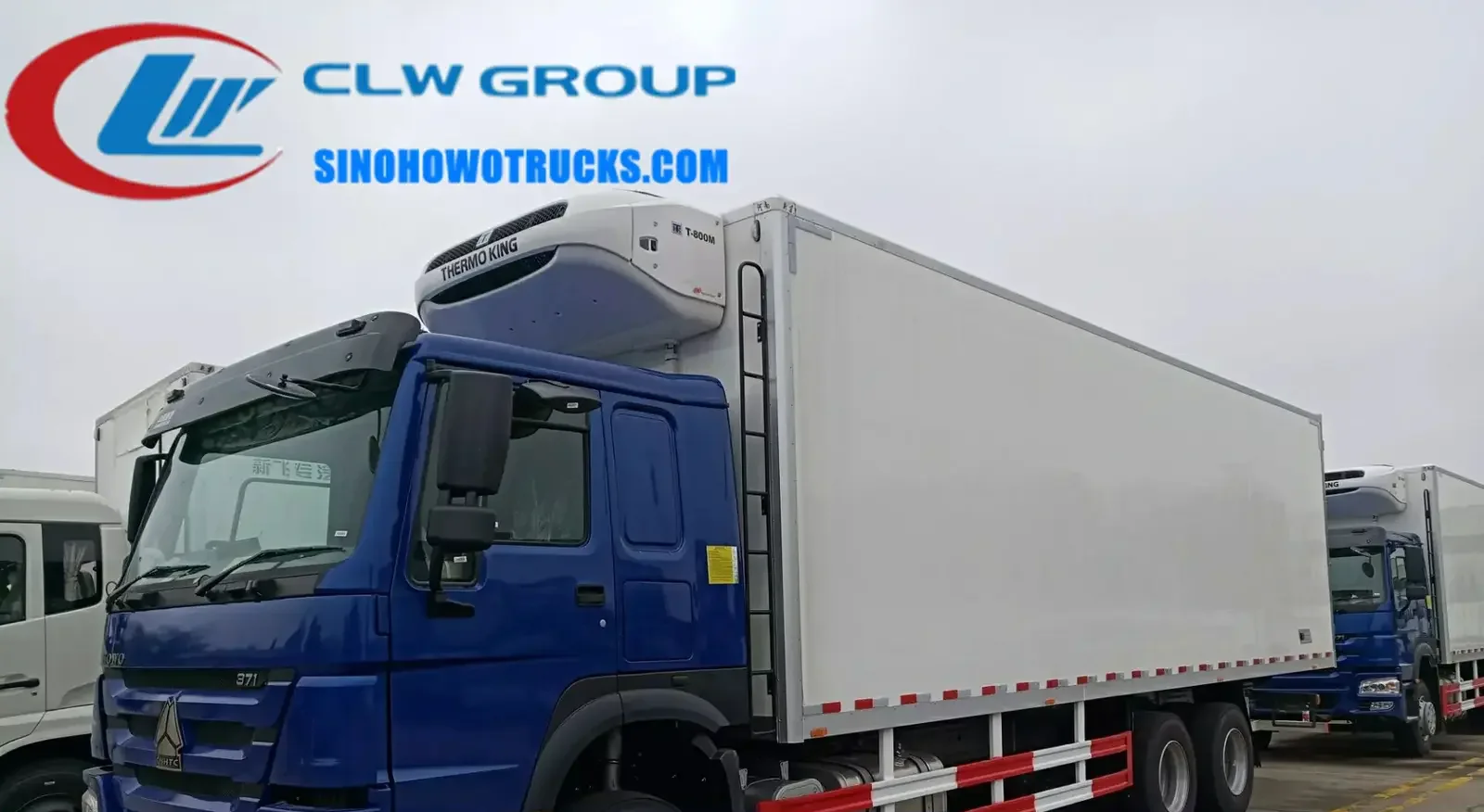 10 wheel Sinotruk HOWO 6x4 reefer truck with 26ft refrigerated box in white with custom logo