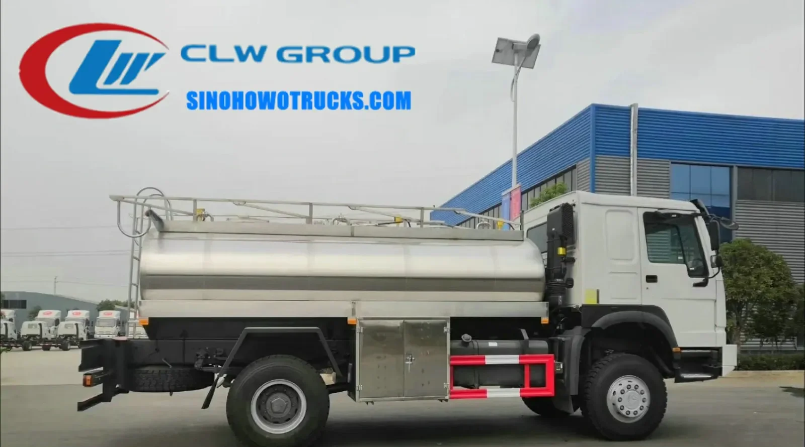 4×4 Sinotruk HOWO all wheel drive milk delivery truck with 8000L stainless steel tank and CIP cleaning system