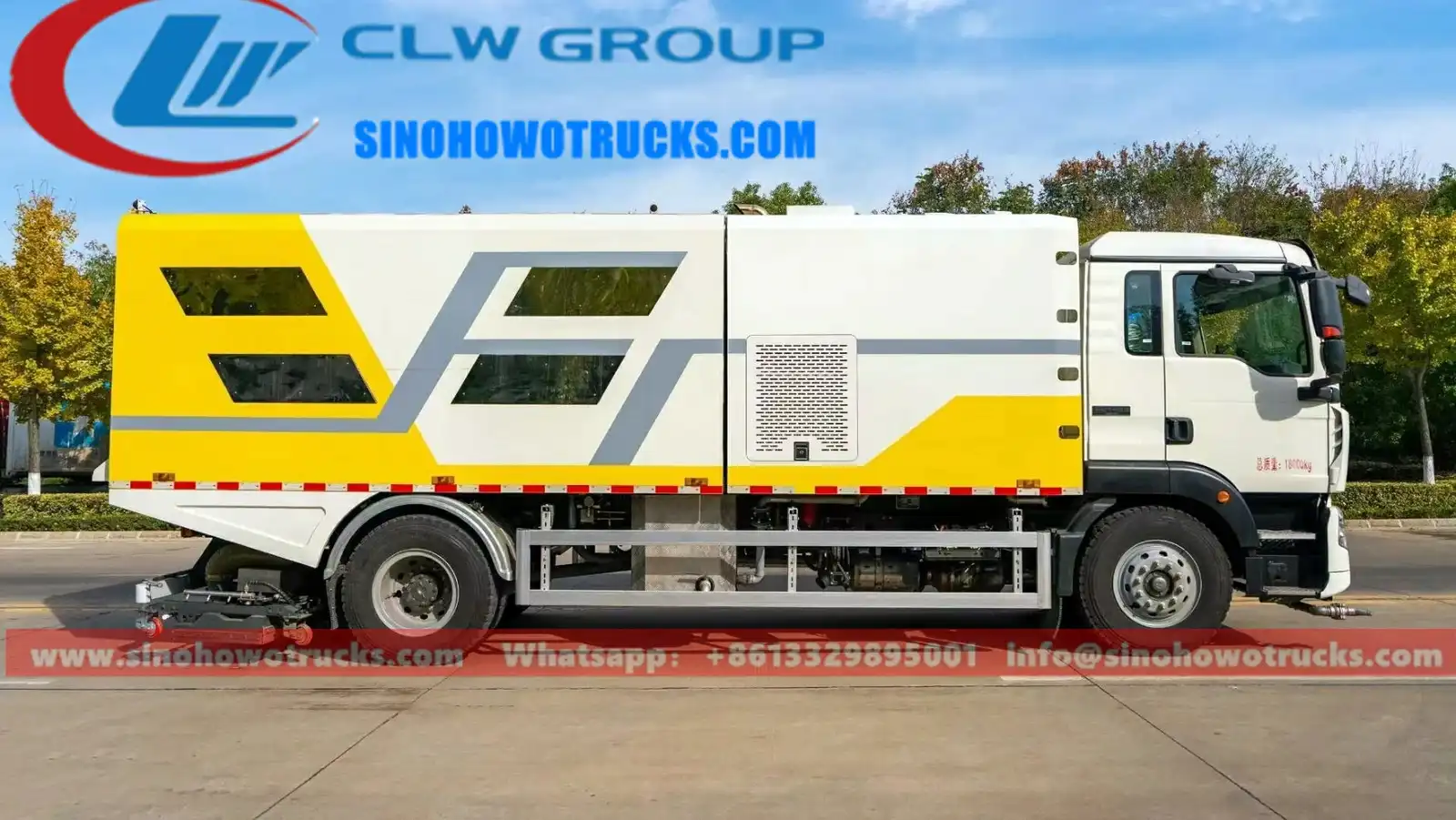 Sinotruk HOWO 10 ton deep cleaning road vacuum cleaner truck in urban street cleaning operation