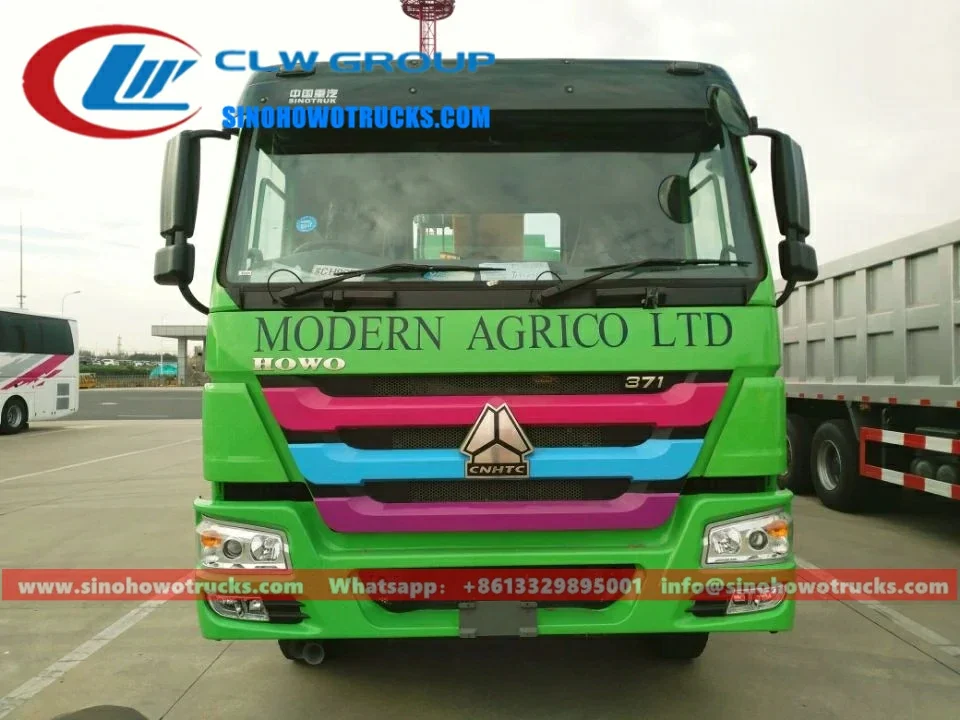 Sinotruk HOWO 8 ton cargo crane truck with water tank in standard configuration, showing crane and tank on the rear