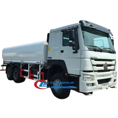 Side view of the HOWO water tanker showing tank, spray system, and rear platform