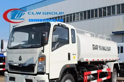 Sinotruk HOWO 4x2 water truck in Panama with front side and rear sprayers in operation