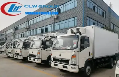Side view of the HOWO reefer truck showing 7.50R16 tyres and 4x2 chassis