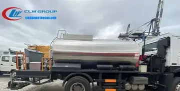 Sinotruk HOWO 8x4 bitumen sprayer truck with computer-controlled spray system and insulated tank