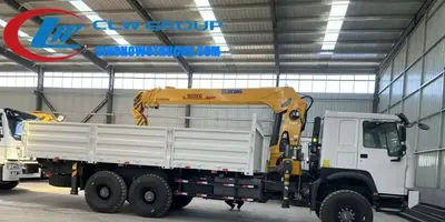 Sinotruk HOWO 6x6 all wheel drive 10 ton crane truck with telescopic boom in operation