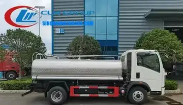 Sinotruk HOWO mini milk tanker in white with food-grade stainless steel tank and CIP cleaning system