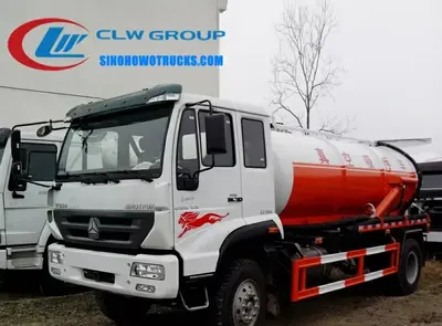 Side view of the HOWO 4x2 sludge truck showing the cylindrical tank and control panel