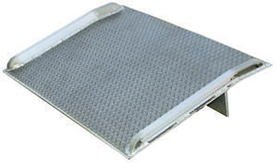 Aluminium dock board with plain steel curbs and welded support legs