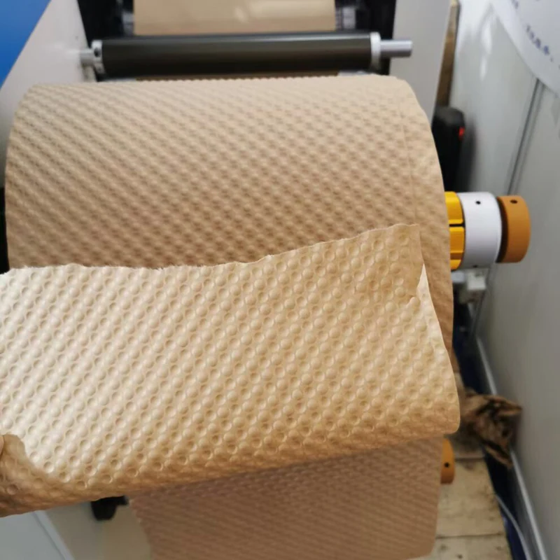 Kraft reel loaded on the inflatable air shaft of the bubble paper machine