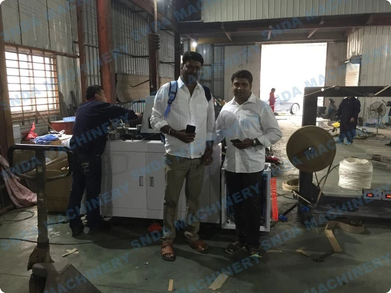 India customer-Honeycomb kraft paper making machine
