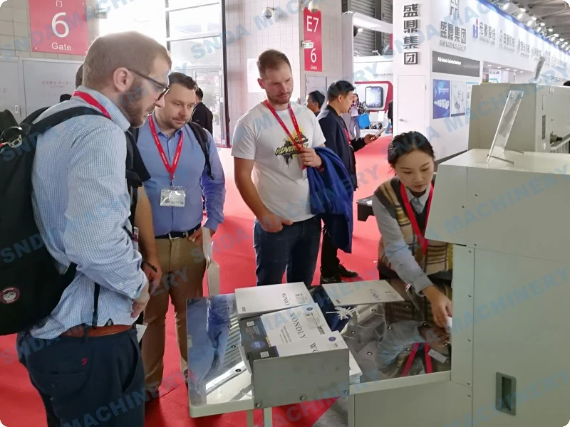 UK customer-Kraft Honeycomb paper cushion making machine