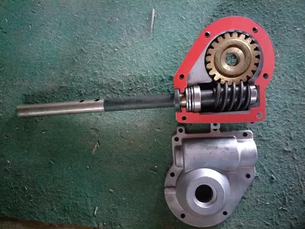 Worm gear case assembly internals with copper gear and worm