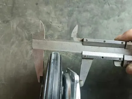 Friction wheel rubber ring seen from the side showing thickness