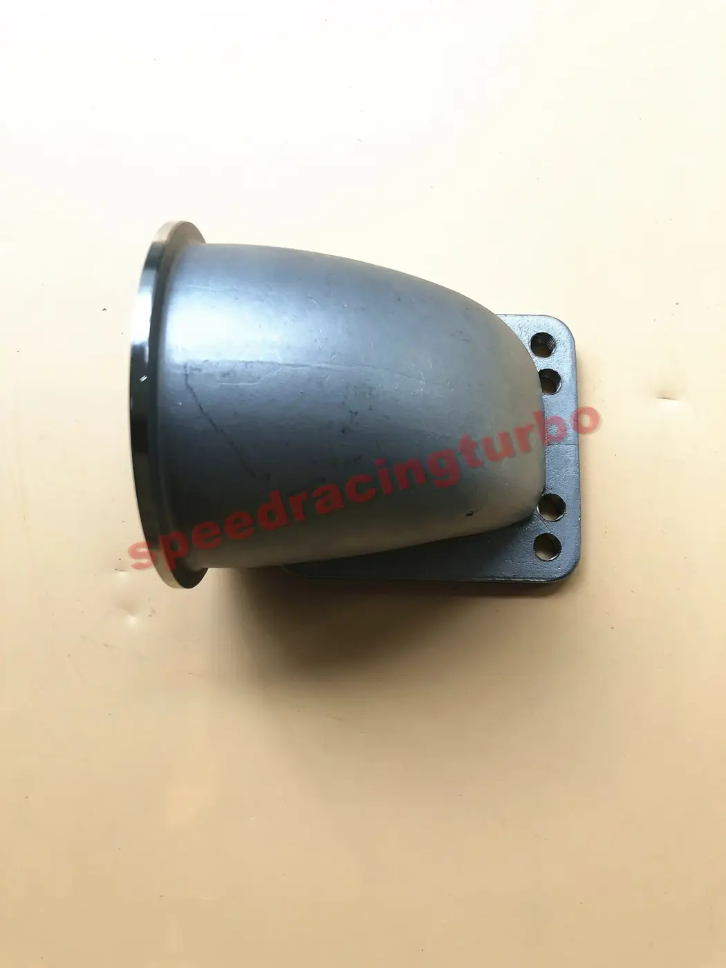 Close-up of the 3.5 inch Vband flange with 93mm ID / 108mm OD on the adapter flange
