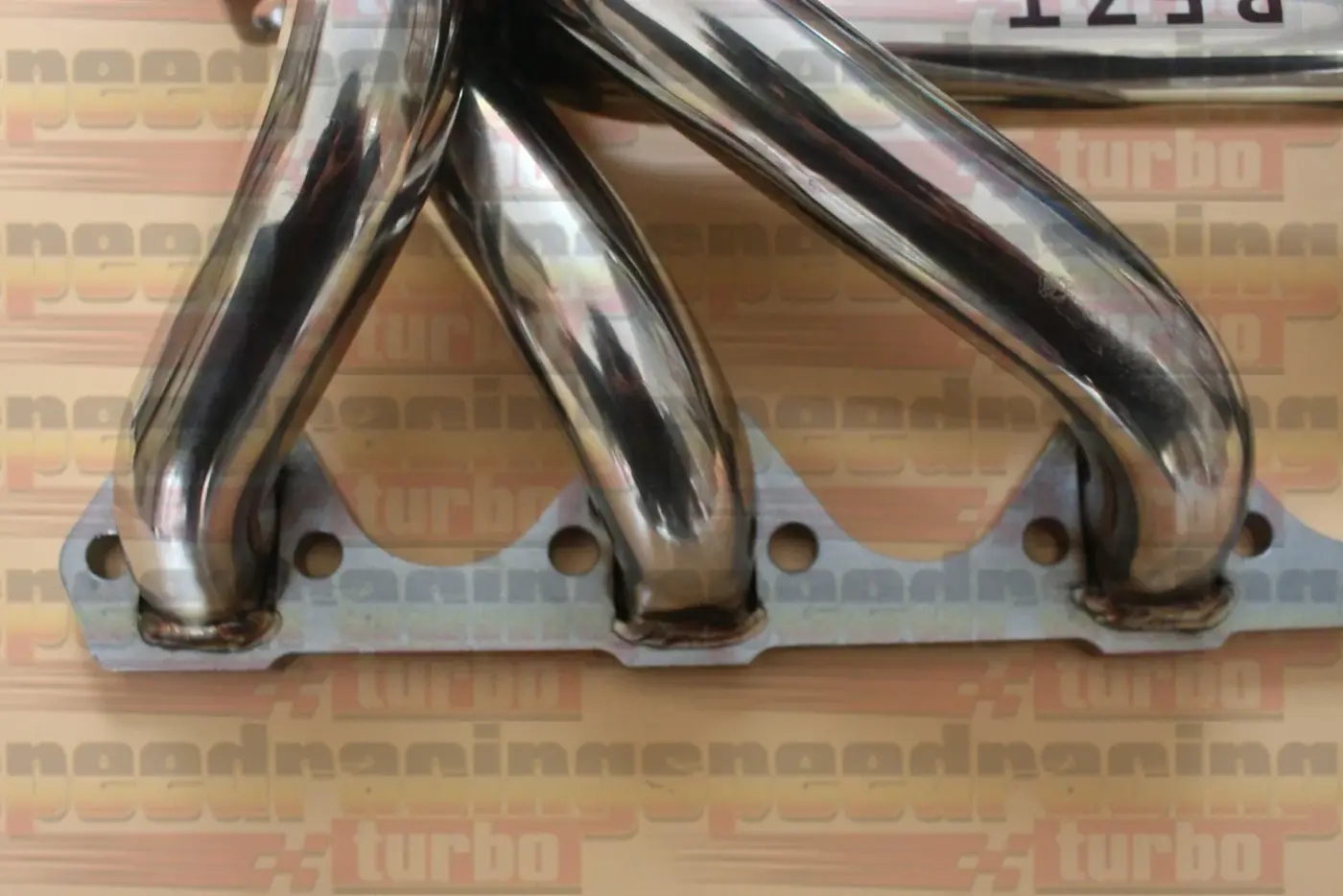 Top view of collector flange and bolt pattern on a 201 stainless header