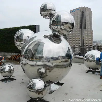 AISI304 Large Polished Mirror Stainless Steel Sphere Sculpture detail 2