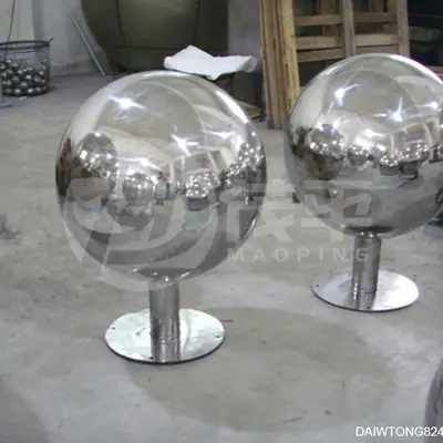 AISI304 Large Polished Mirror Stainless Steel Sphere Sculpture detail 5