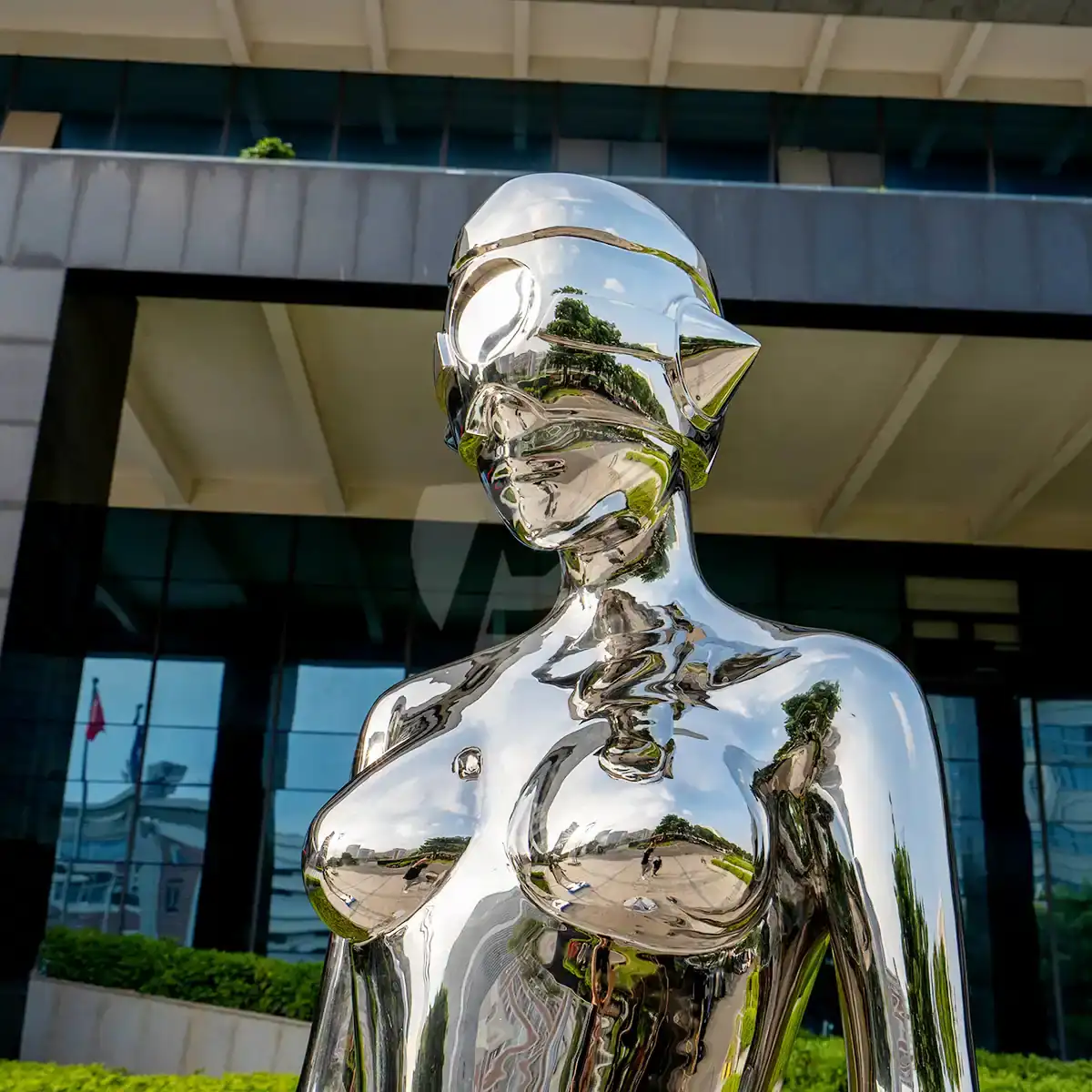 Mirror Polished Robot Sculpture in Japan, view 4