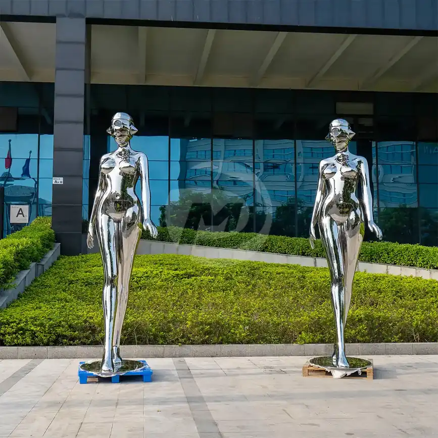 Mirror Polished Robot Sculpture in Japan