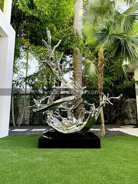 Mirror Stone Pillars in Miami Beach, view 3