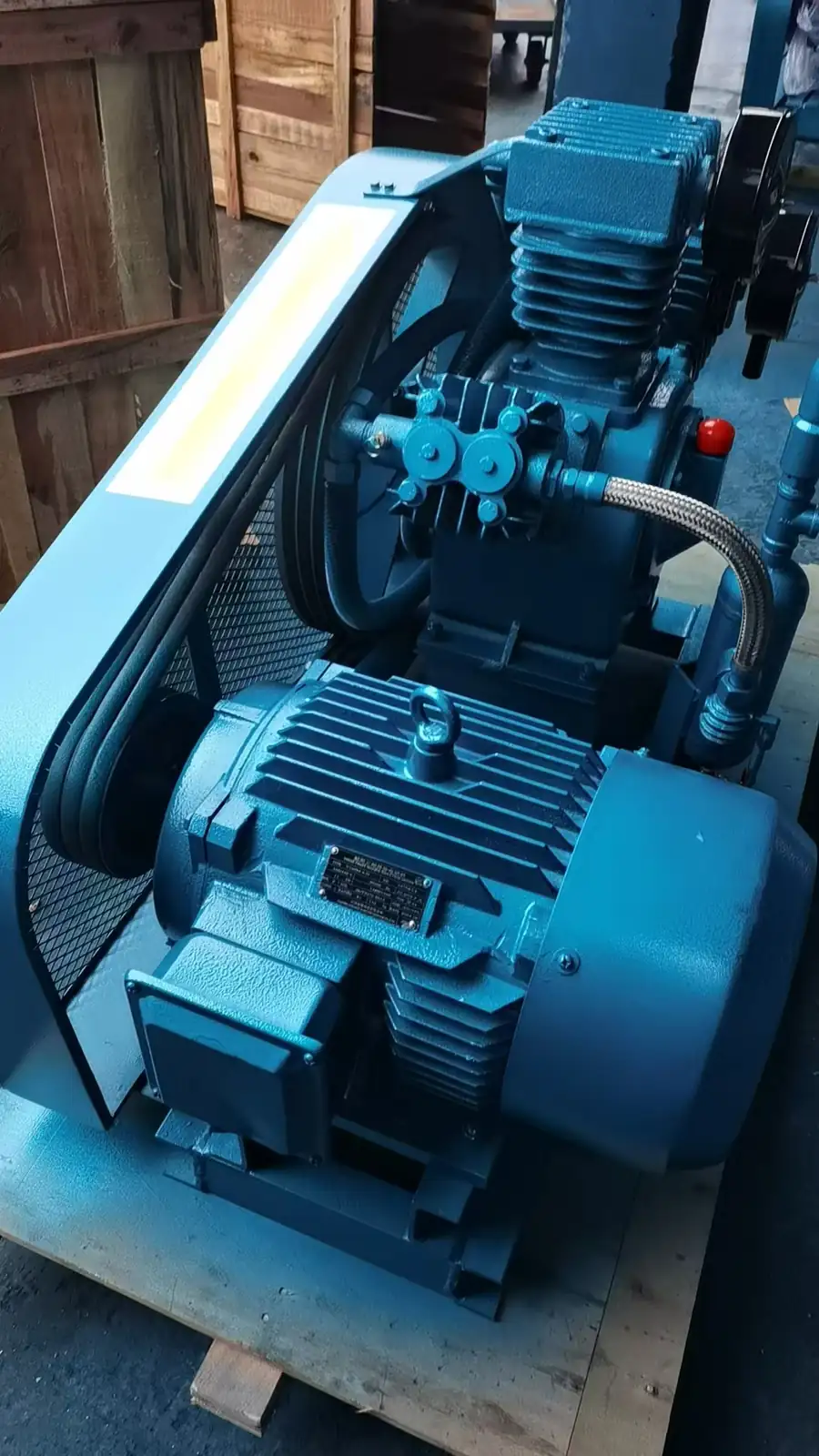 Marine emergency low noise air cooling low pressure air compressor side view
