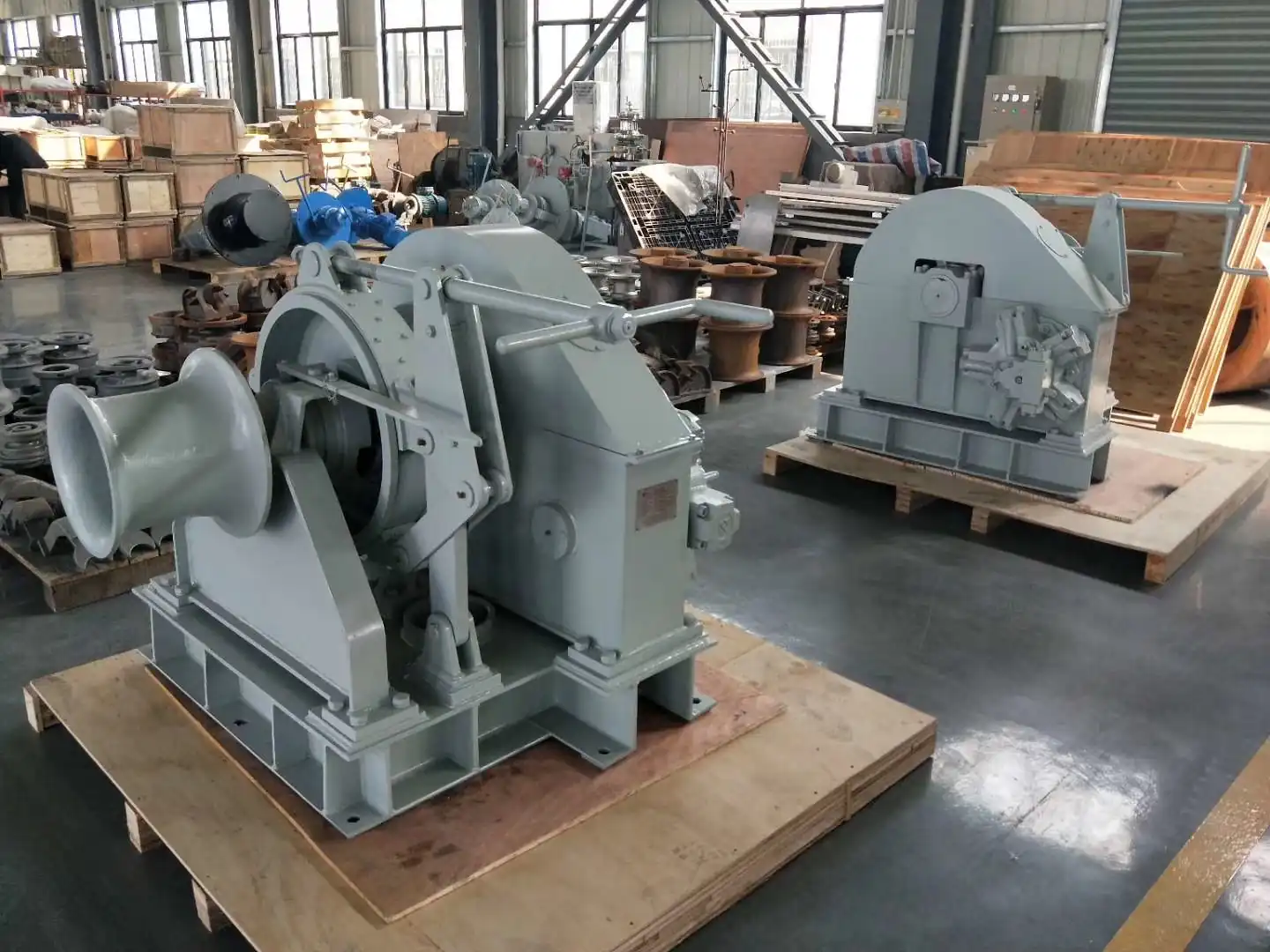 Hydraulic Anchor Windlass Marine Electric Winch 10KN 20KN 30KN Double Drum in Ship side view