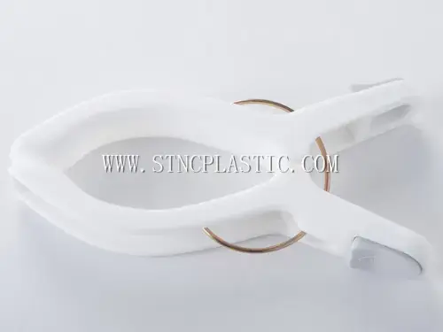 Plastic Fish Shape Pegs 4pcs NC026731 from the Clothes Pegs And Clips range