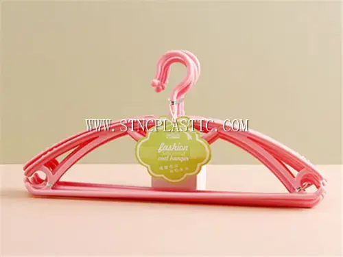 Plastic Movable Anti Slip Clothes Hanger (5pcs/Pack) NC030860 from the Clothes Hanger range